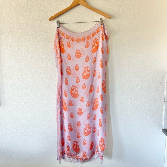 Alexander McQueen All-Over Printed Skulls Silk Foulard - Picture 1 of 6